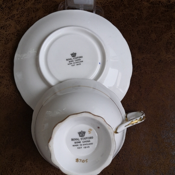 Royal Stafford Elegant Tiffany Blue Floral Teacup & Saucer - Picture 5 of 5